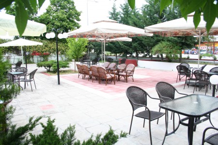 Κήπος-Σαλόνι .jpg